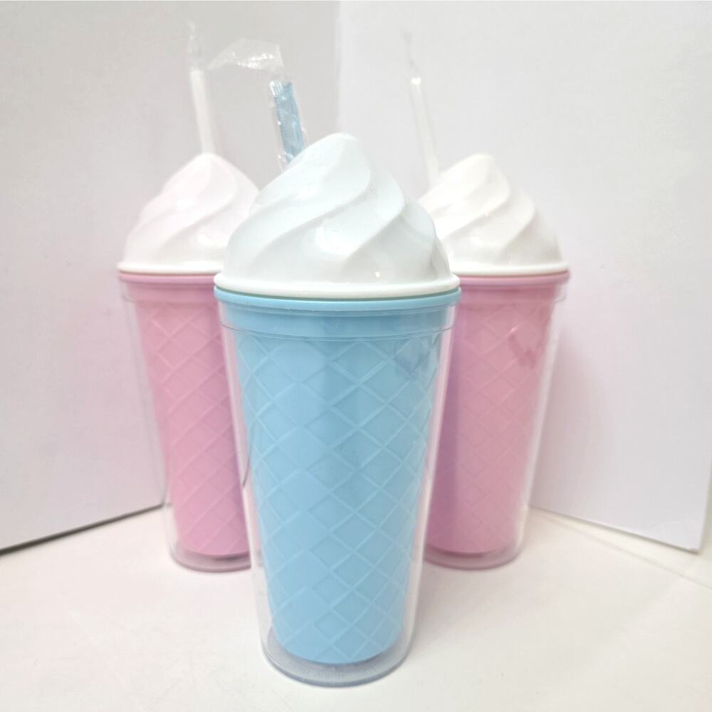 Set of 3 Ice Cream Cone Novelty Tumblers w Straws for Party Fun Malts & Shakes